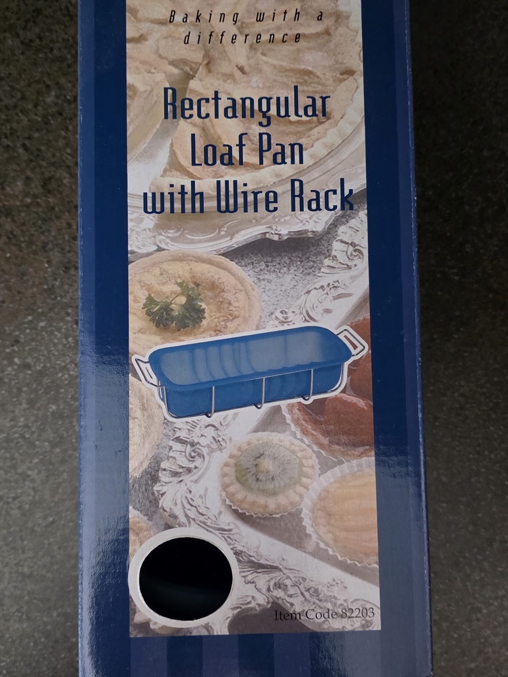 Futura Silicone Bakeware Rectangular Loaf Pan with Wire Rack (Item #82203)